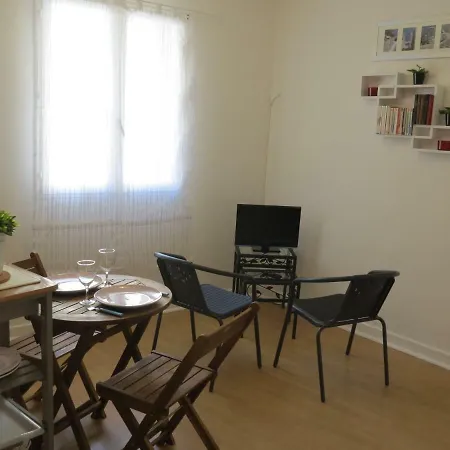 Appartement Très Beau Studio En Centre Ville Historique
