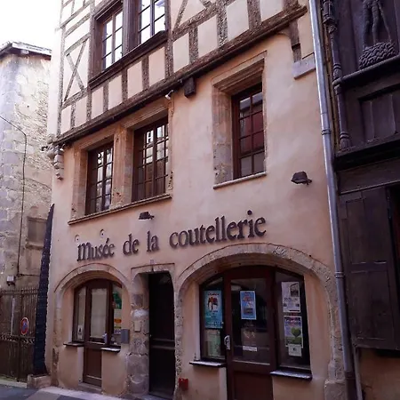 Très Beau Studio En Centre Ville Historique