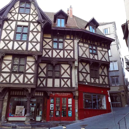 Appartement Très Beau Studio En Centre Ville Historique *